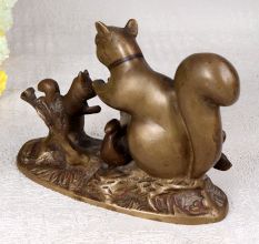 Handmade English Art Brass Statue of Squirrel Family for Decor
