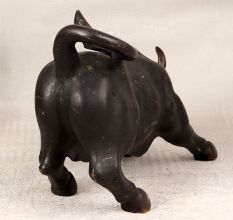 English Art Handmade Brass Ox Statue in Black Finish