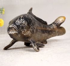 Handcrafted Finest Brass Fish Statue in English Art for Decor