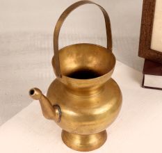 Handcrafted Vintage Brass Kamandal Pot with Spout for Decor
