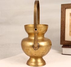 Handcrafted Vintage Brass Kamandal Pot with Spout for Decor