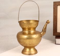 Handcrafted Vintage Brass Kamandal Pot with Spout for Decor