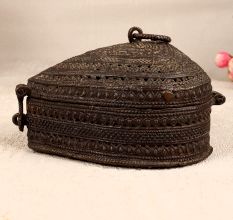 Heart-Shaped Finest Brass Jewelry Box for Decoration