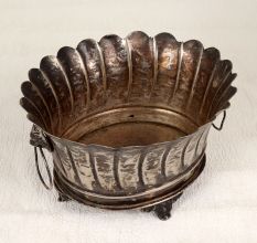Handmade Dark Finish Brass Fruit Basket for Home Decor