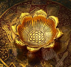 Open Flower Shape Aluminium Golden Diwali Diya For Mandir Decoration