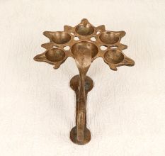 Handcrafted Finest Brass Aarti Oil Lamp for Hindu Rituals