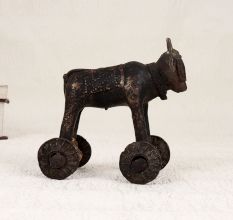 Handmade Brass Statue of Bull on Wheels from Central India