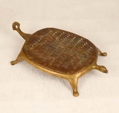 Turtle Shaped Brass Vegetable Grater for Home Decoration