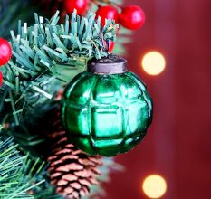 12 Pieces Decorative Glass Green Christmas Ornaments For Tree Decoration