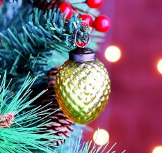 12 Pieces Decorative Glass Golden Christmas Hanging Ornaments
