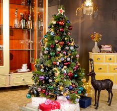 12 Pieces Decorative Green Glass Ornaments - Christmas Tree Ornaments