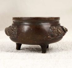 Chinese Art Brass Pot in Brown Finish with Engraving for Decor