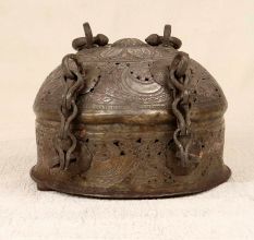 Handmade Vintage Copper Paan Daan for Collection and Decor