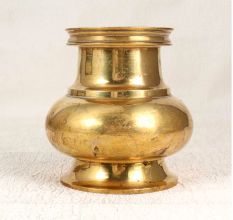 Shiny Golden Brass Water Pot with Spout for Home Decoration