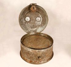 Vintage Finish Copper Paan Daan for Collection and Decoration