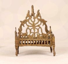 Beautiful Jali Work Lord Krishna Bed Singhasan Made of Brass