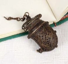 Handcrafted Vintage Finest Brass Mango Shape Box in Jali Work