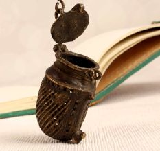 Handcrafted Vintage Finest Brass Mango Shape Box in Jali Work