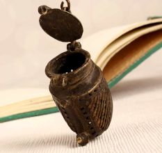 Handcrafted Vintage Finest Brass Mango Shape Box in Jali Work