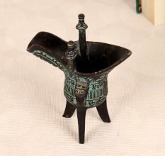 Vintage Finish Brass Flower Pot in Chinese Art for Decor