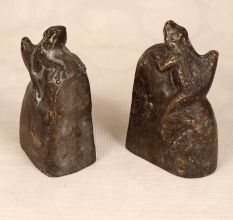Handmade Vintage Finish Brass Frog Bookends in Set of 2
