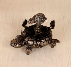 Handmade Grey Finish Metal Turtle Bindi Box for Home Decor