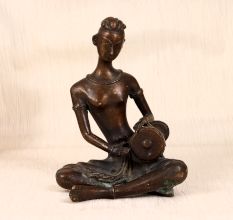 Brown Finish Brass Lady Musician Statue for Vintage Collection