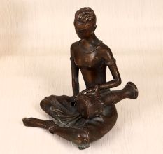 Brown Finish Brass Lady Musician Statue for Vintage Collection