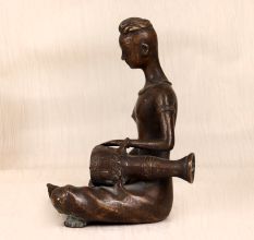 Brown Finish Brass Lady Musician Statue for Vintage Collection