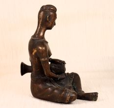 Brown Finish Brass Lady Musician Statue for Vintage Collection