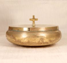 English Art Handcrafted Brass Box with Lid for Decoration