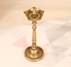 South Indian Art Finest Brass Oil Lamp with 5 Jyots for Decor