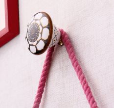 Ceramic Modern Floral Wall Hook In Golden