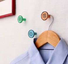 Multicolor Wheel Iron Wall Hooks-3 Pieces