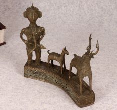 Finest Brass Tribal Art Hunting Figure Statue for Decoration