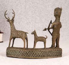 Finest Brass Tribal Art Hunting Figure Statue for Decoration