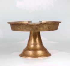 South Indian Art Handmade Brass Oil Lamp for Indoor Decoration