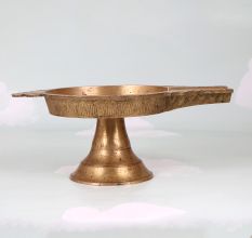 South Indian Art Handmade Brass Oil Lamp for Indoor Decoration