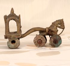 Handmade Vintage Finish Brass Horse Chariot for Decoration