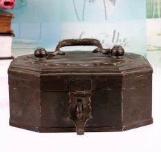 Indian Plain Brown Brass Paan Daan Box for Home Decoration