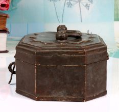 Indian Plain Brown Brass Paan Daan Box for Home Decoration