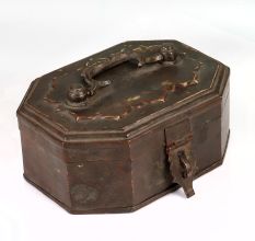 Indian Plain Brown Brass Paan Daan Box for Home Decoration
