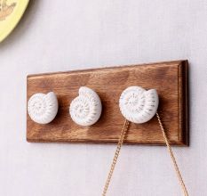 White Shell Flat Ceramic Wooden Wall Hook