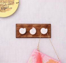 White Shell Flat Ceramic Wooden Wall Hook
