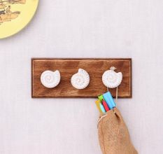 White Shell Flat Ceramic Wooden Wall Hook