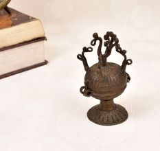 Vintage Finish Brass Sindoor Box with Lid for Decoration