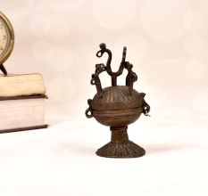 Vintage Finish Brass Sindoor Box with Lid for Decoration