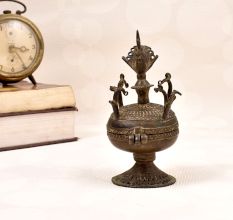 High-Quality Brass Sindoor Box with Lid in Vintage Finish