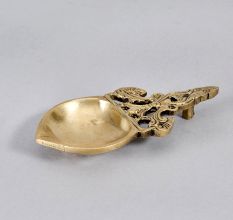 Indian Vintage Finest Brass Aarti Lamp for Prayer Room