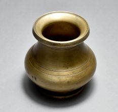 South Indian Decorative Holy Water Pot Made of Finest Brass